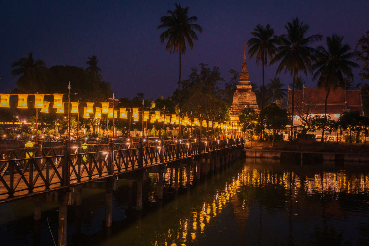 Photograph the festive spirit of Sukhothai’s traditions